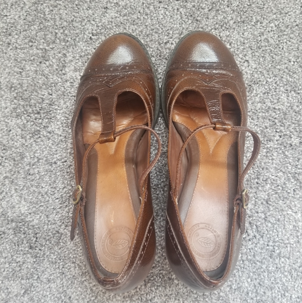 Women's Nurture Size 9 Scarlet Spectator Heels